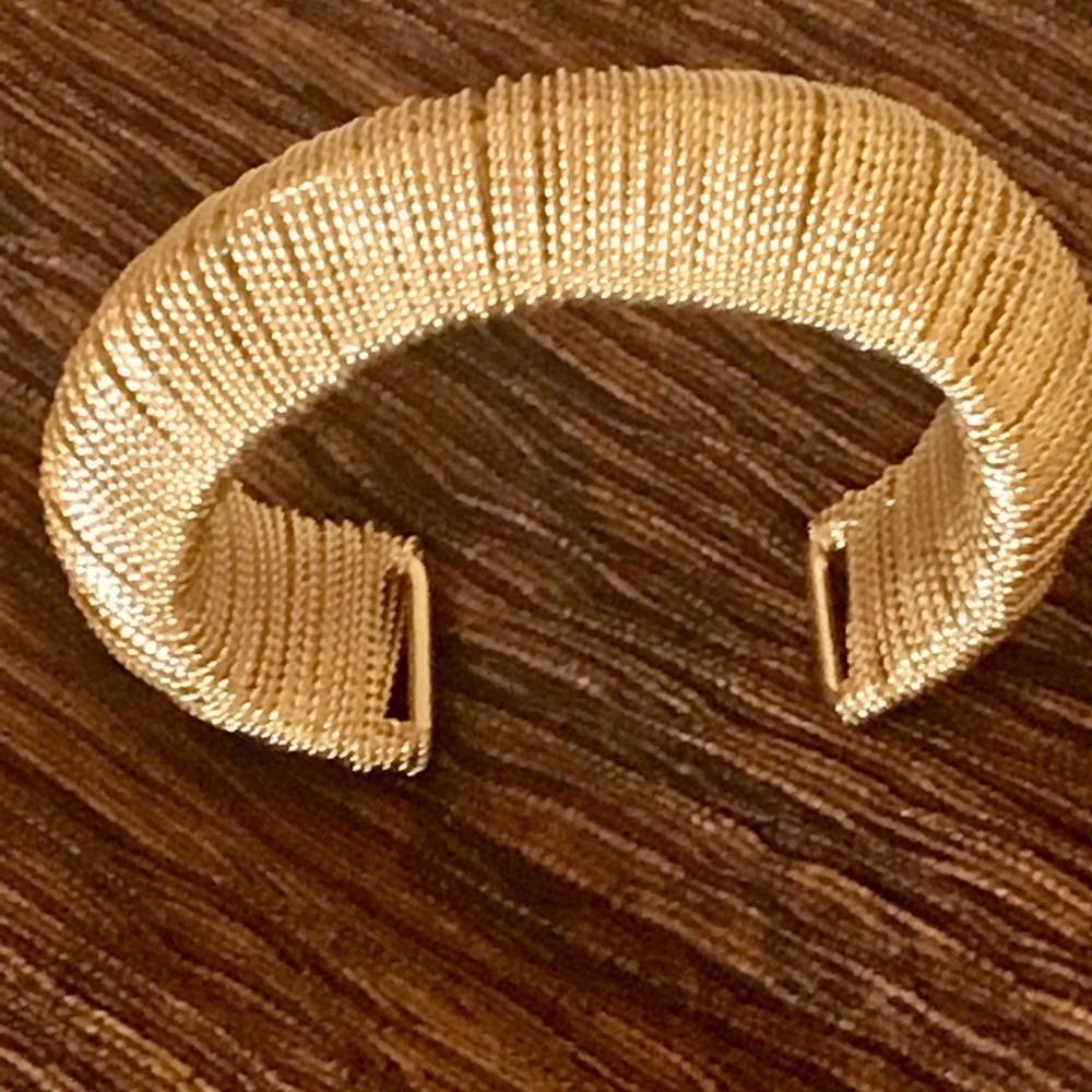 Gold bangle bracelet